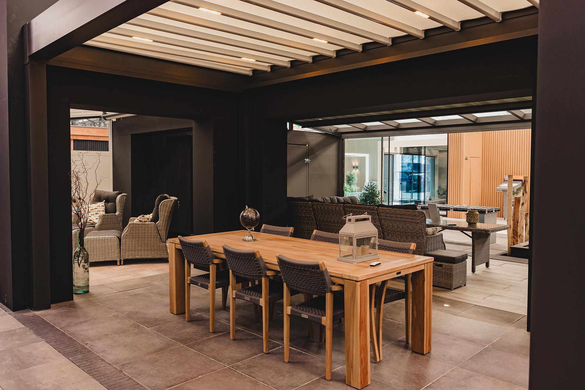 aluminium overkapping showroom