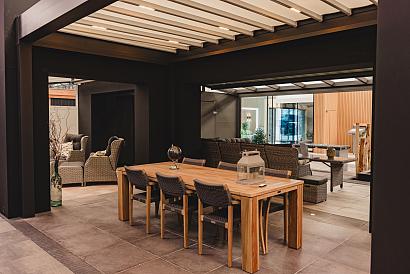 aluminium overkapping showroom