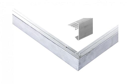 Aluminium daktrimset recht t.b.v. plat dak, maximale dakmaat 905 x 450 cm.