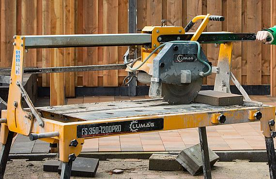 Stenen of hout op maat gezaagd 1