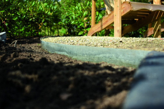 COL-MET verzinkt staal 3mm, 225x10.2 cm Incl. pennen
