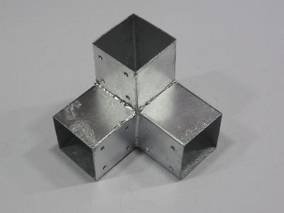 Hoekmodel voor 3 palen - 90x90 mm vuurverzinkt