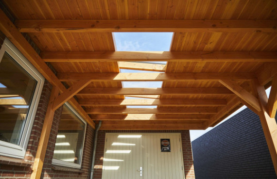 Douglas geschaafd dakbeschot 1,6 x 11,6 x 300 cm, onbehandeld. (werkend 10,6 cm)