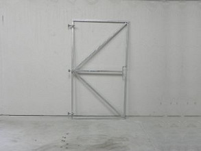 Verstelbaar poortframe met groot slotkast / 100-180cm