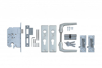 Aluminium deurklink met kortschild. cilinderslot en duimen. tbv deur op stalen frame